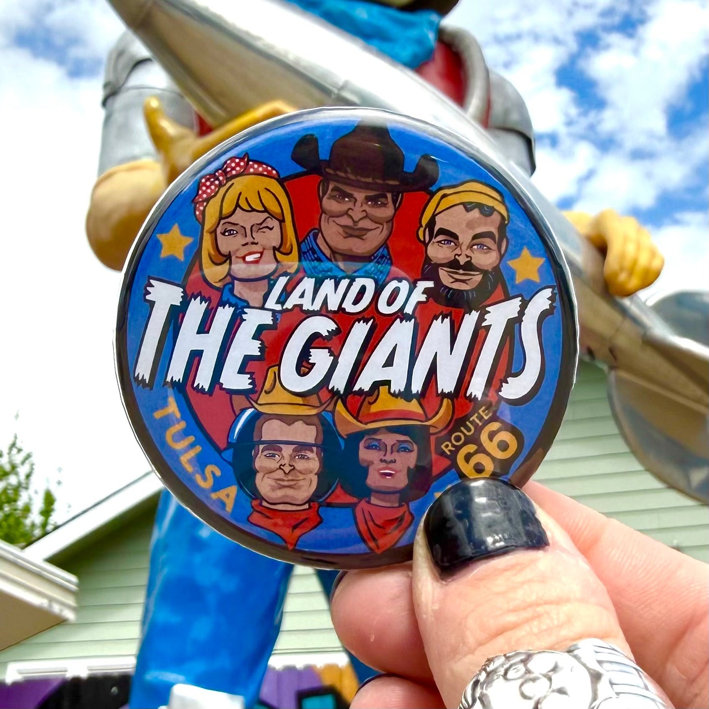 Large Round Land of the Giants Magnet